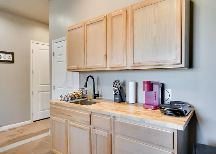 Holiday home Walk To Wineries: Wine Country Retreat! *