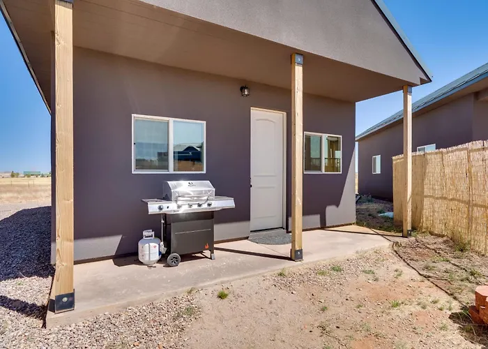Walk To Wineries: Wine Country Retreat! Holiday home Elgin