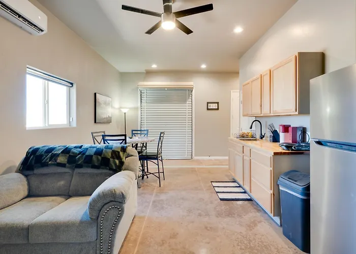 Walk To Wineries: Wine Country Retreat! Elgin