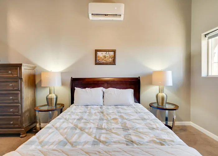 Walk To Wineries: Wine Country Retreat! Elgin