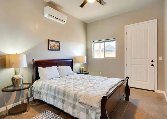 Holiday home Walk To Wineries: Wine Country Retreat! Elgin